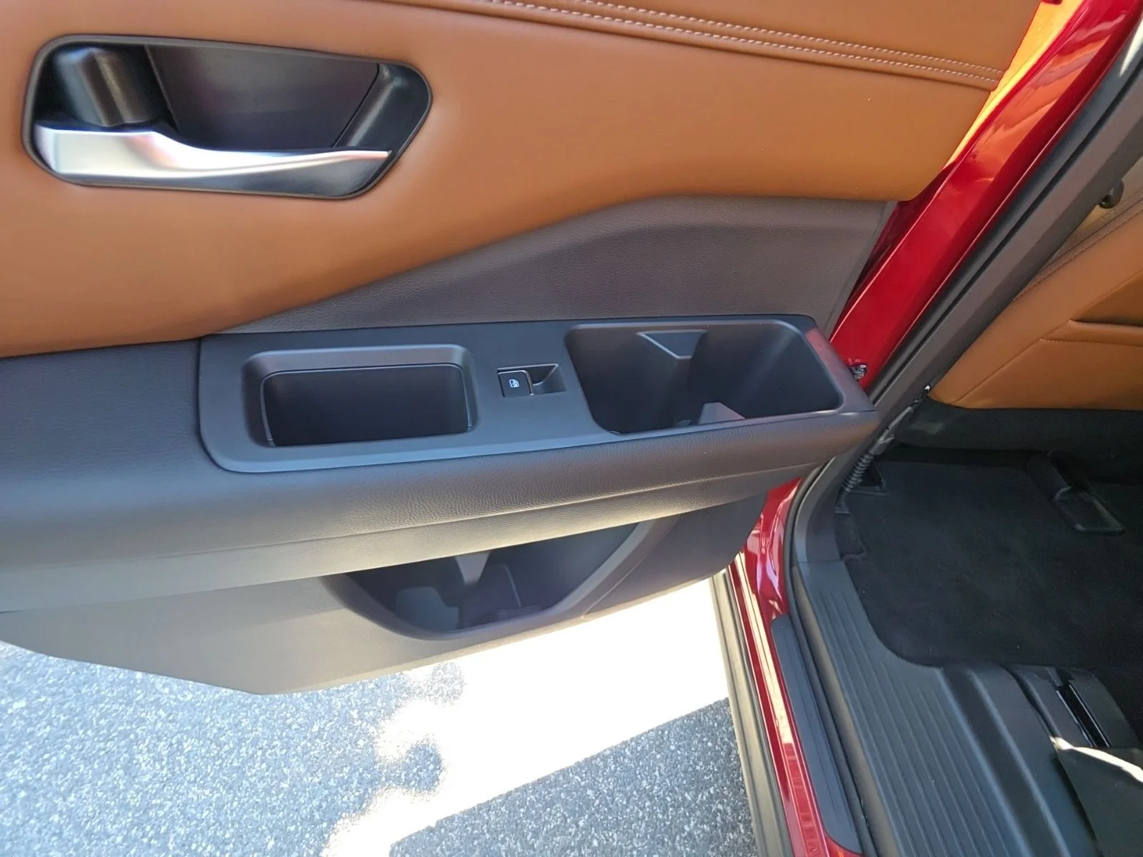 Used 2023 Red Nissan Platinum image 41