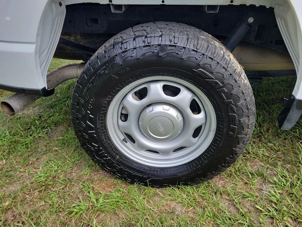 Used 2022 Oxford White Ford XL image 8