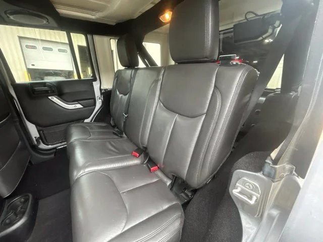 Used 2014 Gray Jeep Unlimited Rubicon image 14