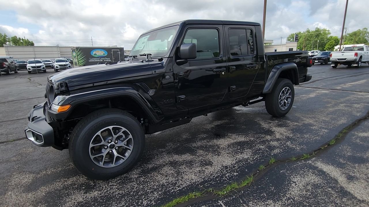 New 2026 Black Clear-Coat Exterior Paint Jeep Sport S image 4