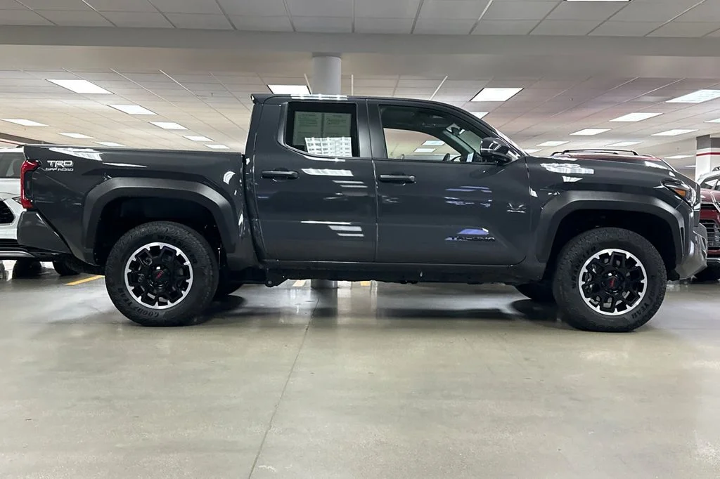 Certified Used 2026  Toyota TRD Off-Road image 3
