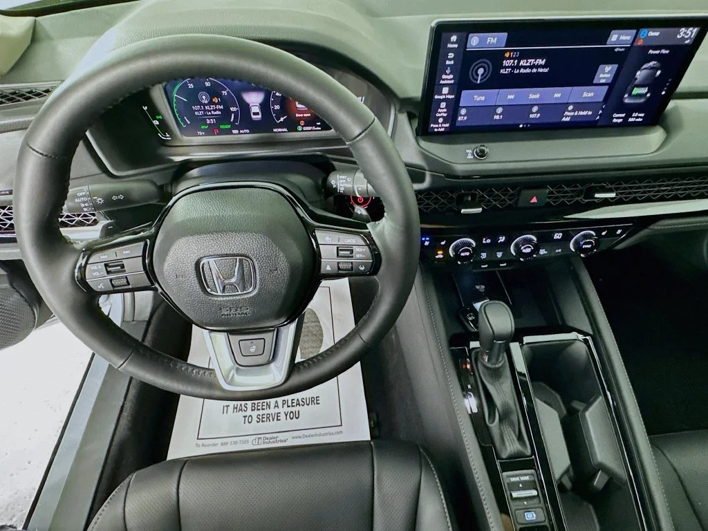 New 2026 Urban Gray Pearl Honda Touring image 16