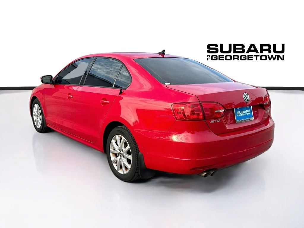 Used 2012 Red Volkswagen 2.5L SE image 5