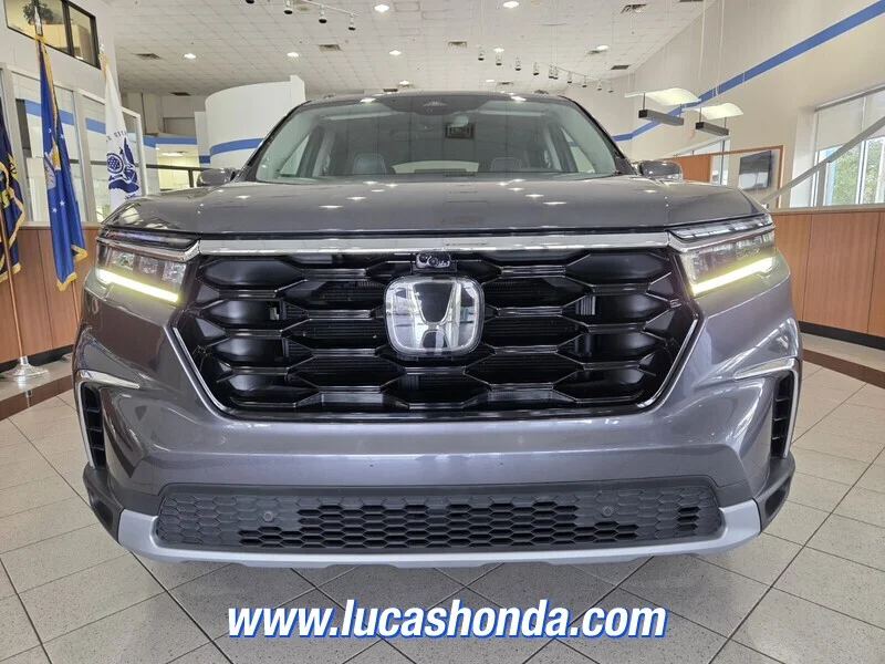 Used 2023 GRAY Honda Elite AWD image 2