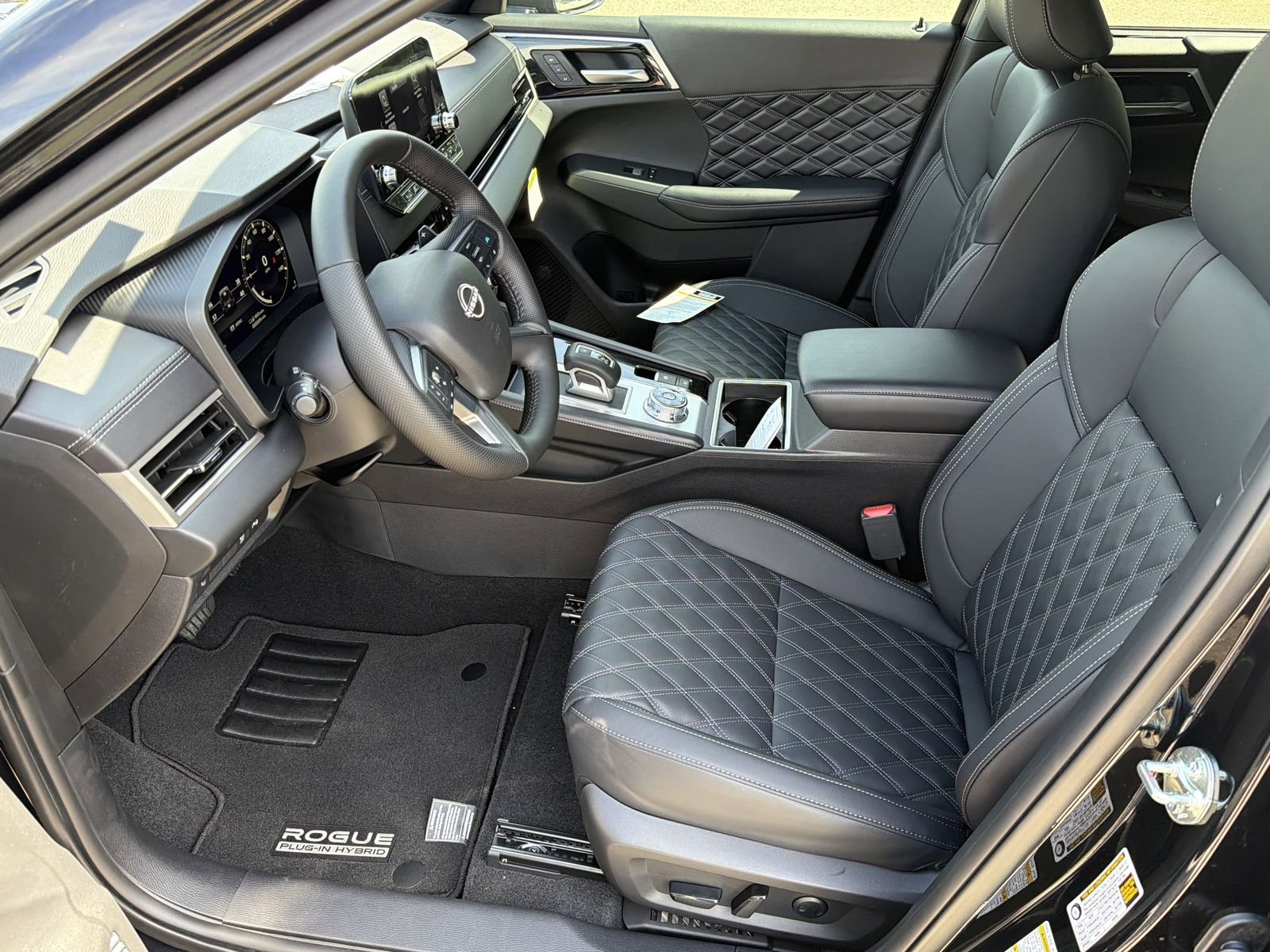 New 2026 Black Nissan Platinum image 18