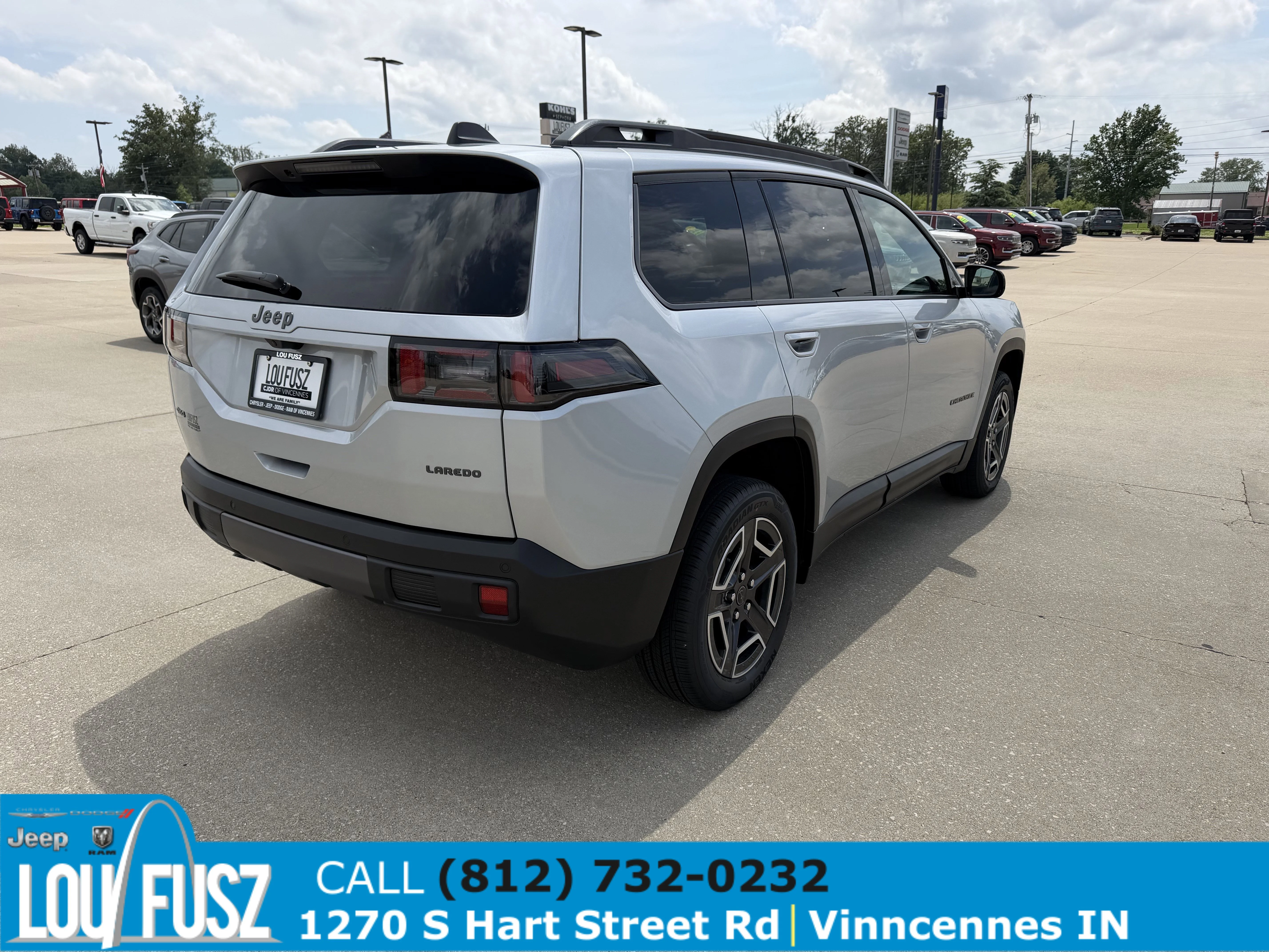 New 2026 Silver Zynith Clear-Coat Exterior Paint Jeep Laredo image 7
