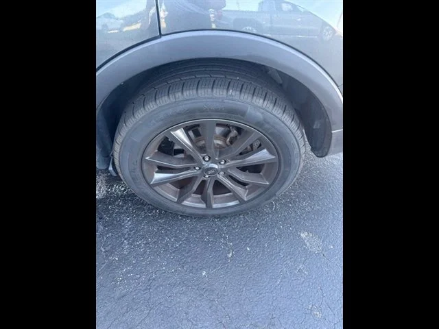 Used 2019 Gray Ford XLT image 11