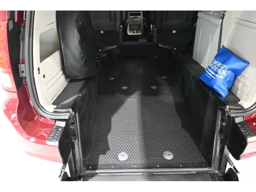 Used 2019 RED Dodge SE Handicap Mobility Van image 20