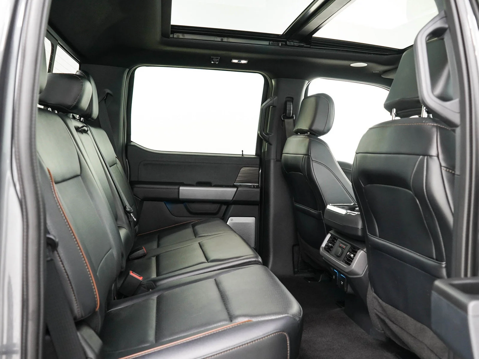 Used 2024 Gray Ford LARIAT image 14
