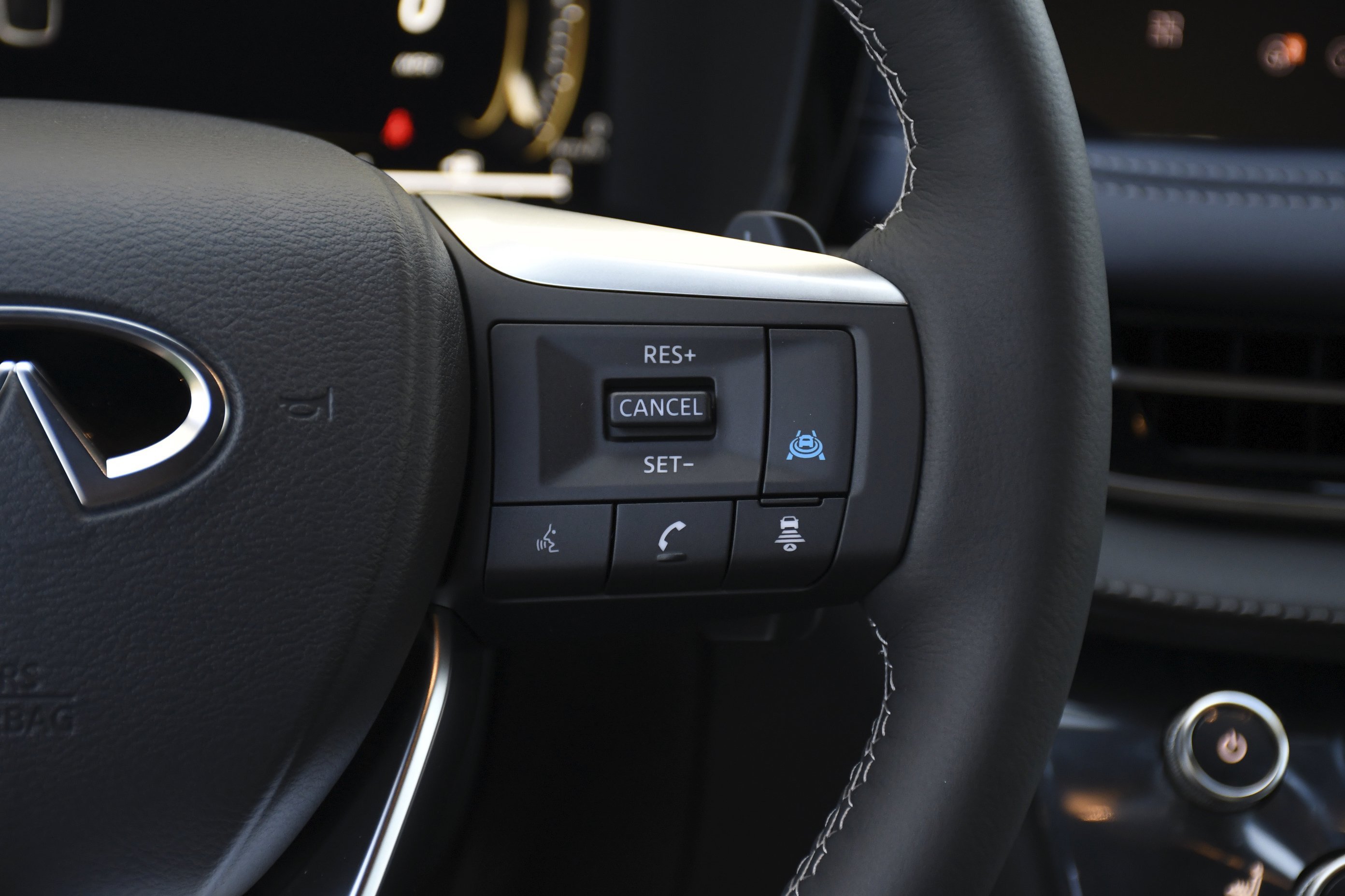 New 2026 RADIANT WHITE INFINITI Sport AWD image 9