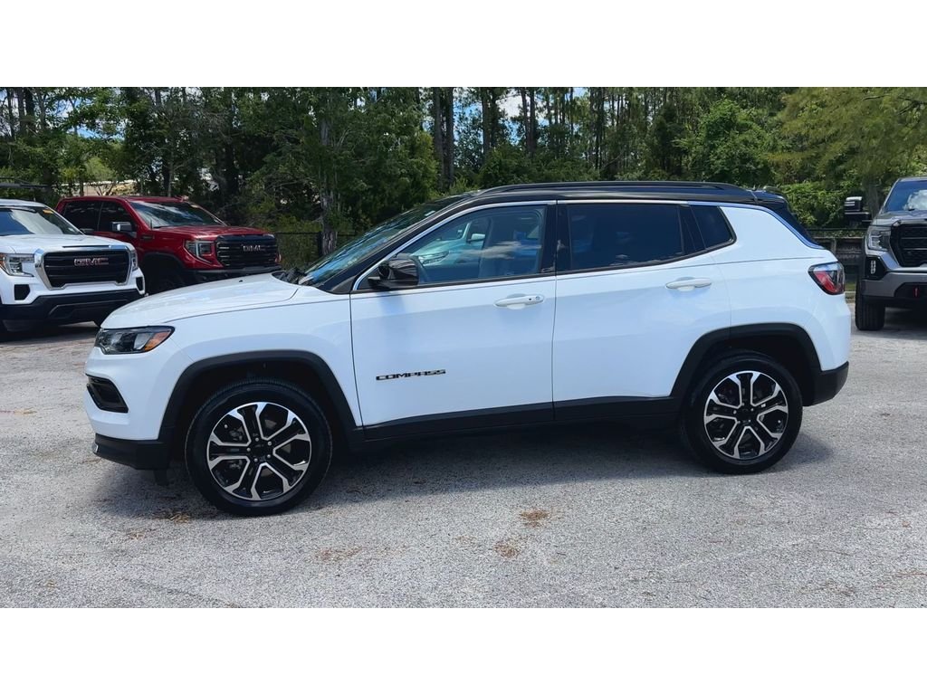 Used 2022 White Jeep Limited image 5