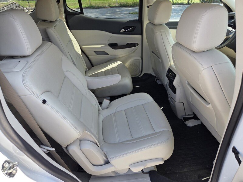 Used 2023 WHITE GMC FWD 4DR DENALI image 14