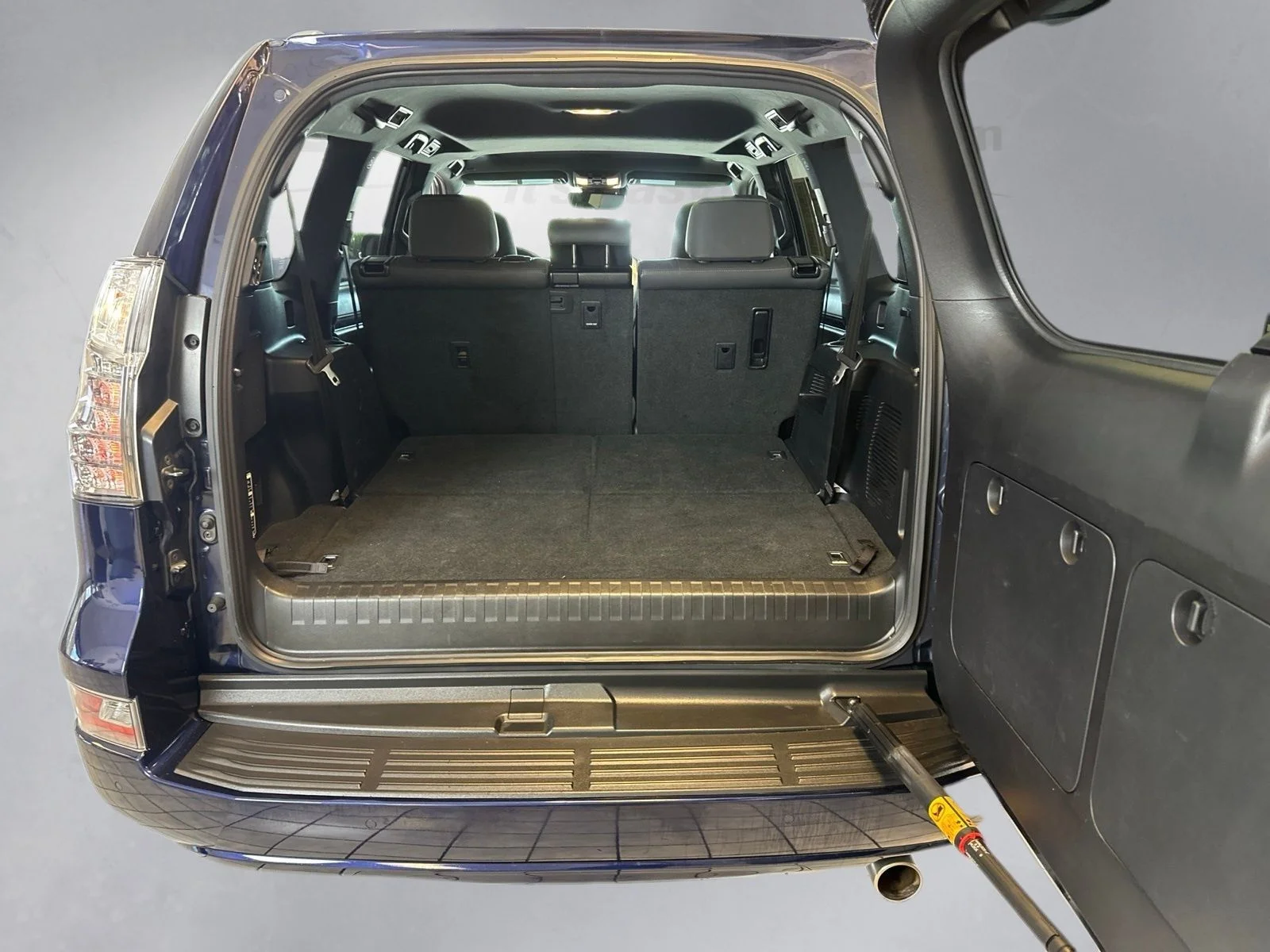 Used 2022  Lexus 460 image 23