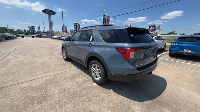 New 2026 Vapor Blue Metallic Ford Active image 7