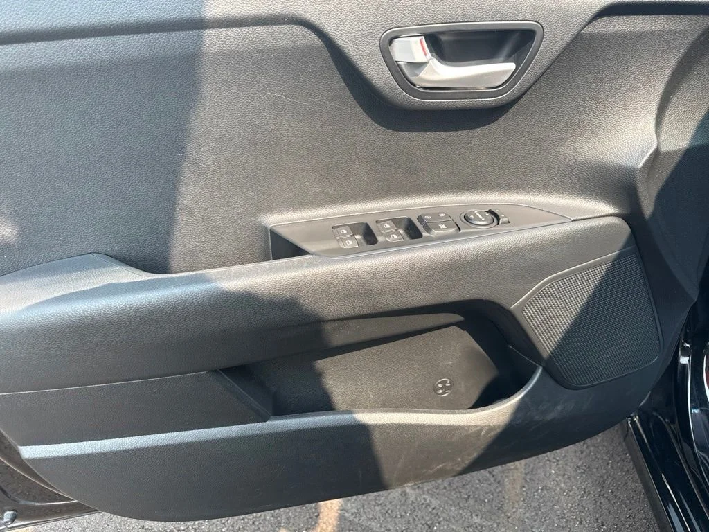 Used 2020 Black Kia LX image 11