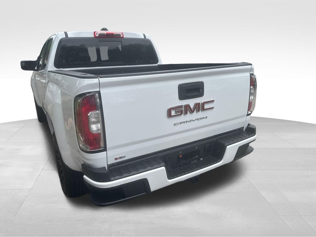 Used 2022 White GMC Elevation image 23