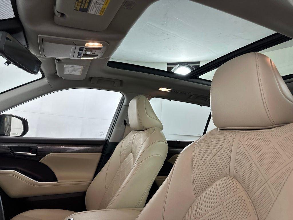 Used 2021 Pearl Toyota Platinum image 14