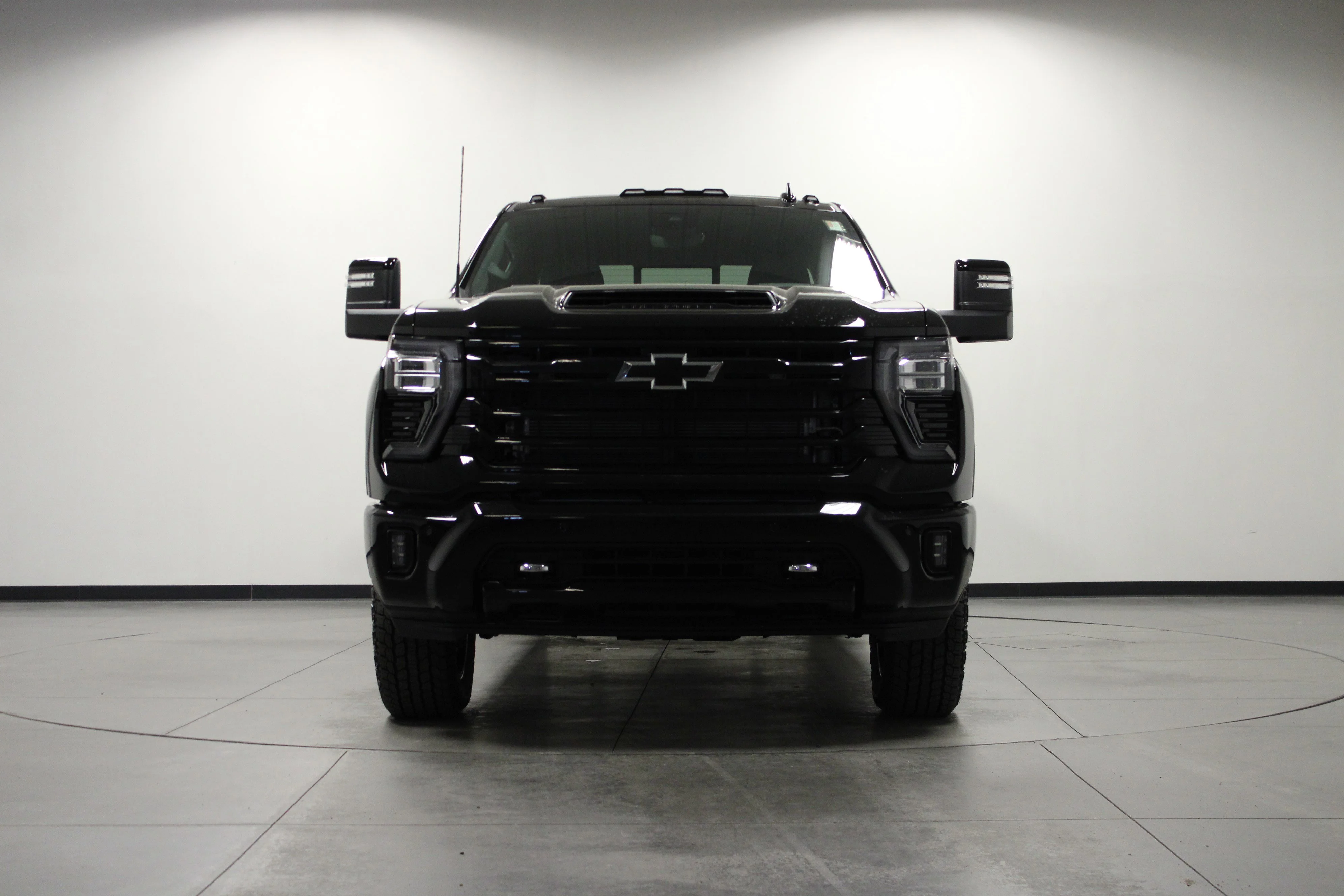New 2026 Black Chevrolet High Country image 9