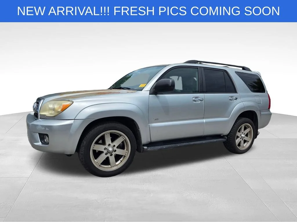 Used 2008 Silver Toyota Sport V6 image 2