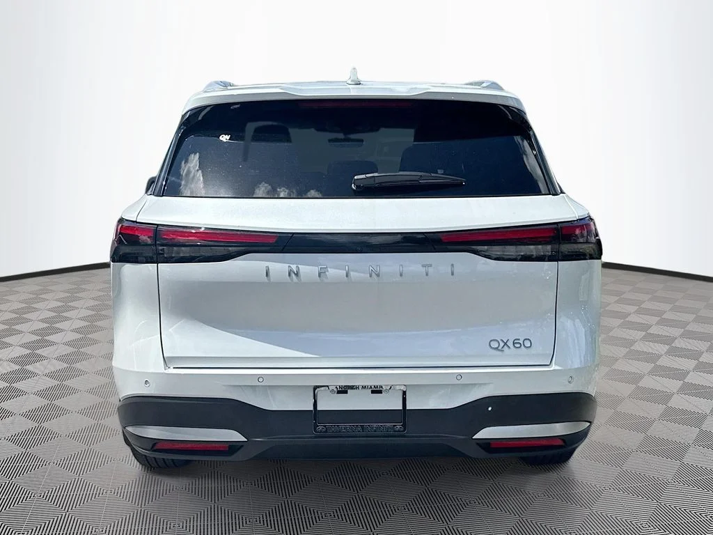 New 2027 RADIANT WHITE INFINITI Luxe FWD image 6