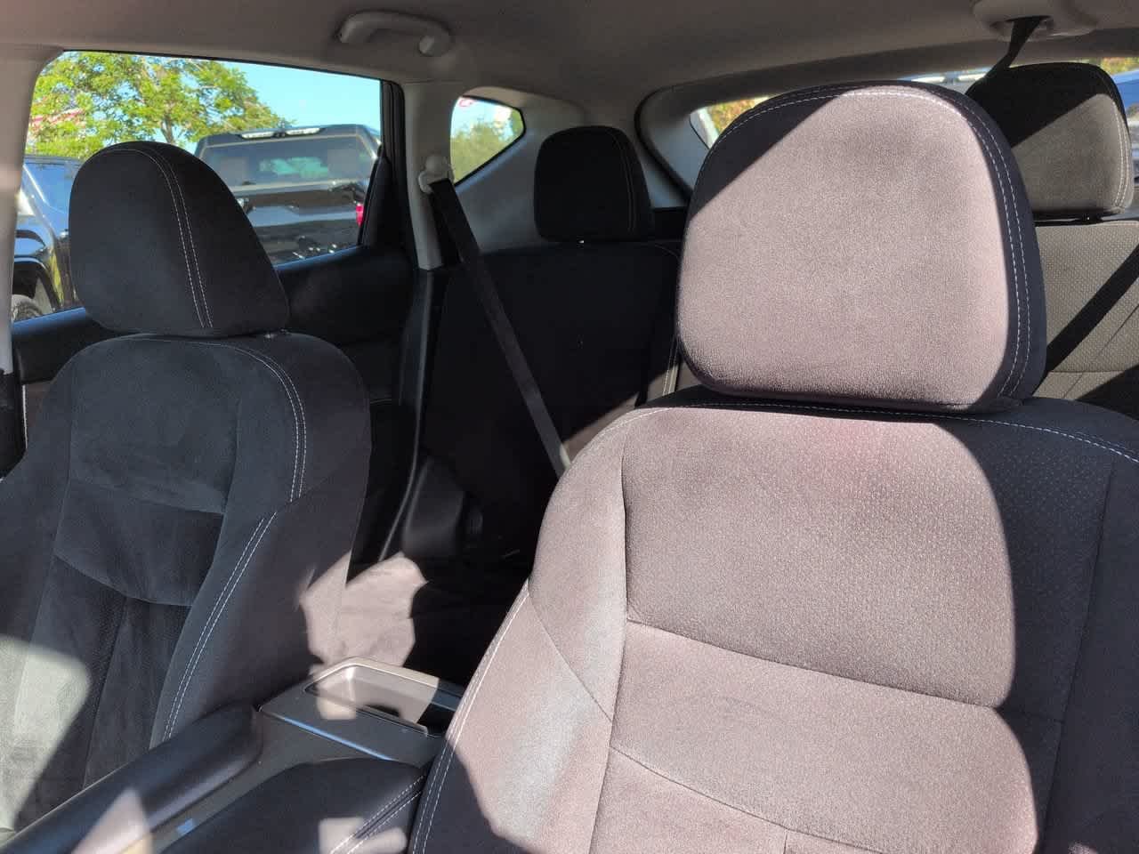 Used 2018 White Nissan S image 8