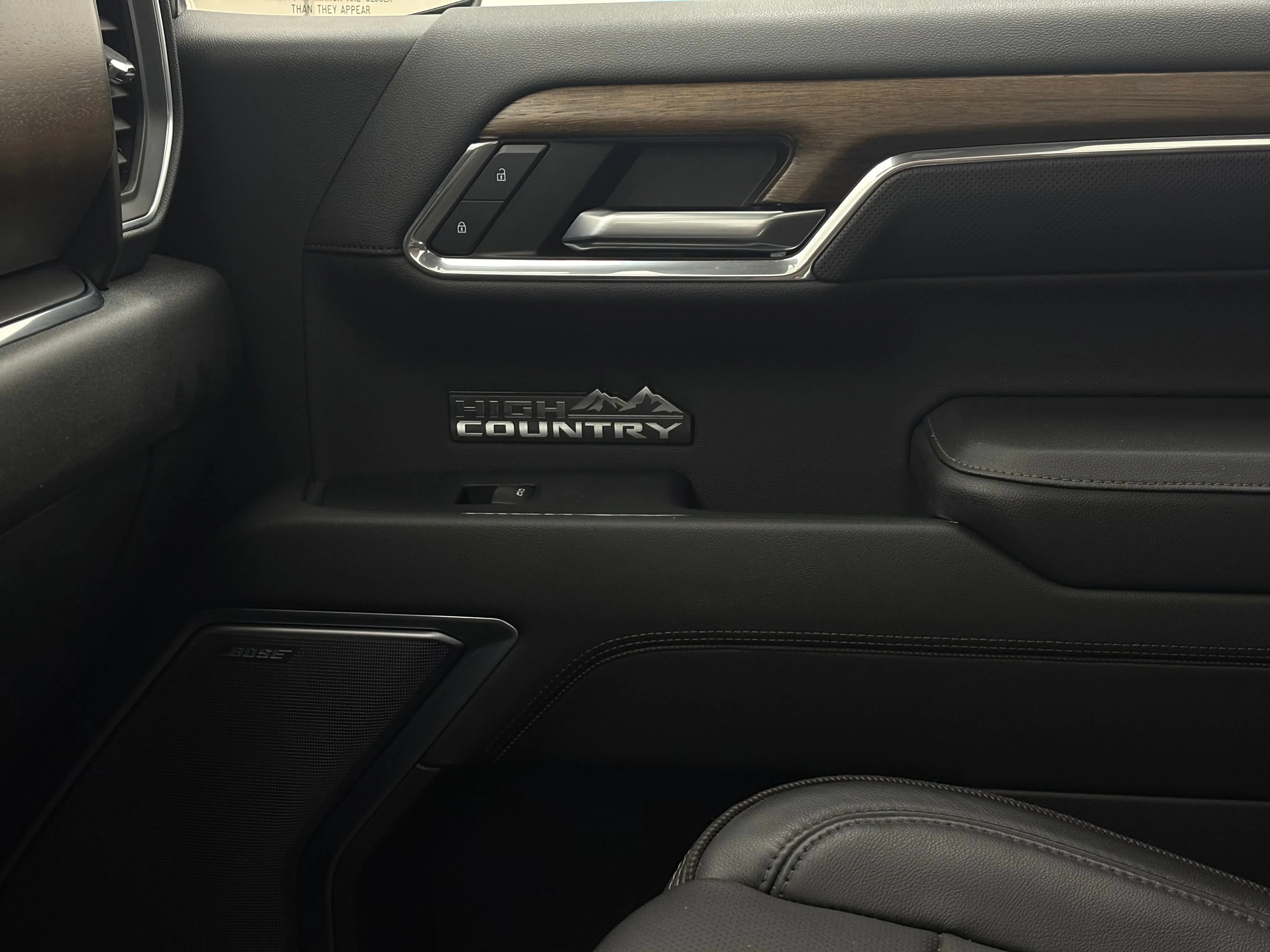 Used 2023 IRIDESCENT PEARL TRICOAT Chevrolet High Country image 47