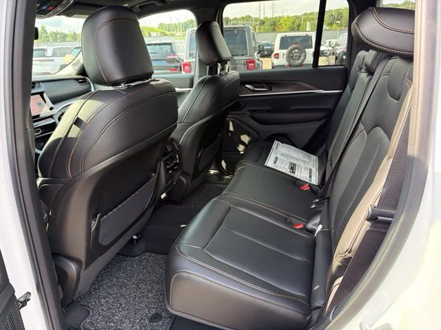 New 2026 White Jeep  image 7