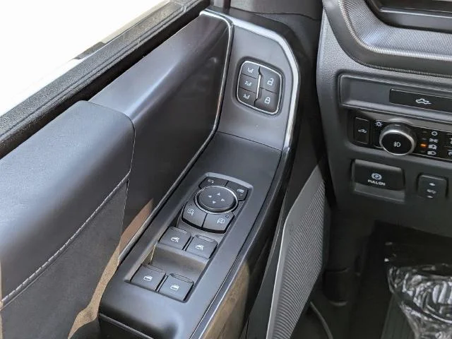 New 2026 Star White Metallic Tri-Coat Ford Platinum® image 50