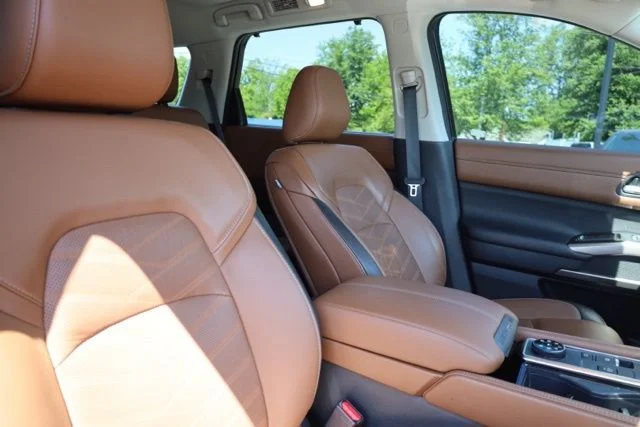 Used 2023 Gray Nissan Platinum image 42