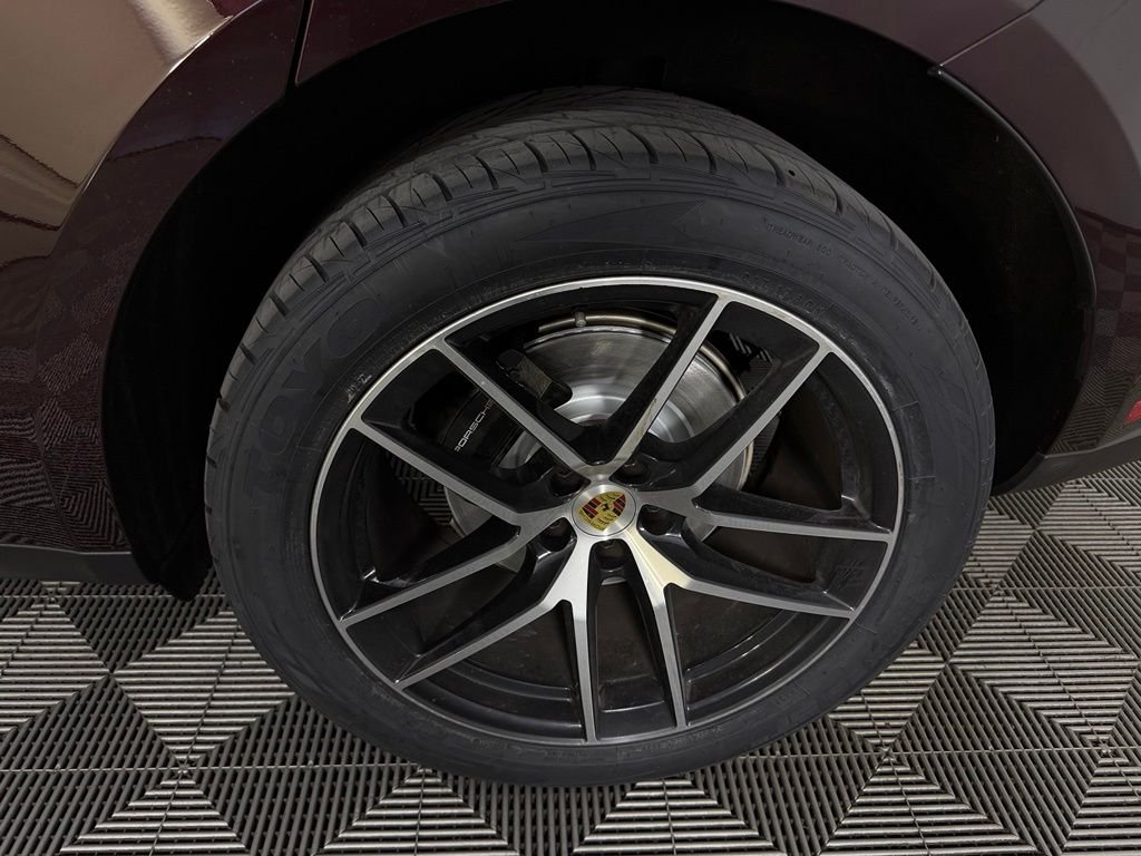 Used 2023 Paint to Sample Porsche  image 10