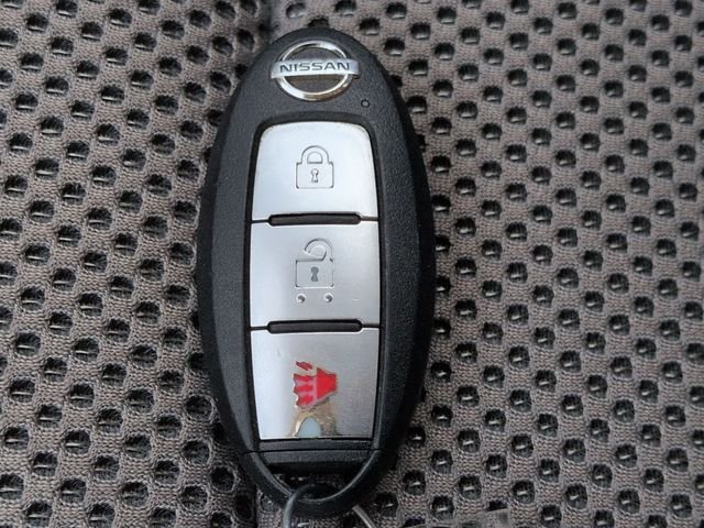 Used 2020 Red Nissan SV image 31