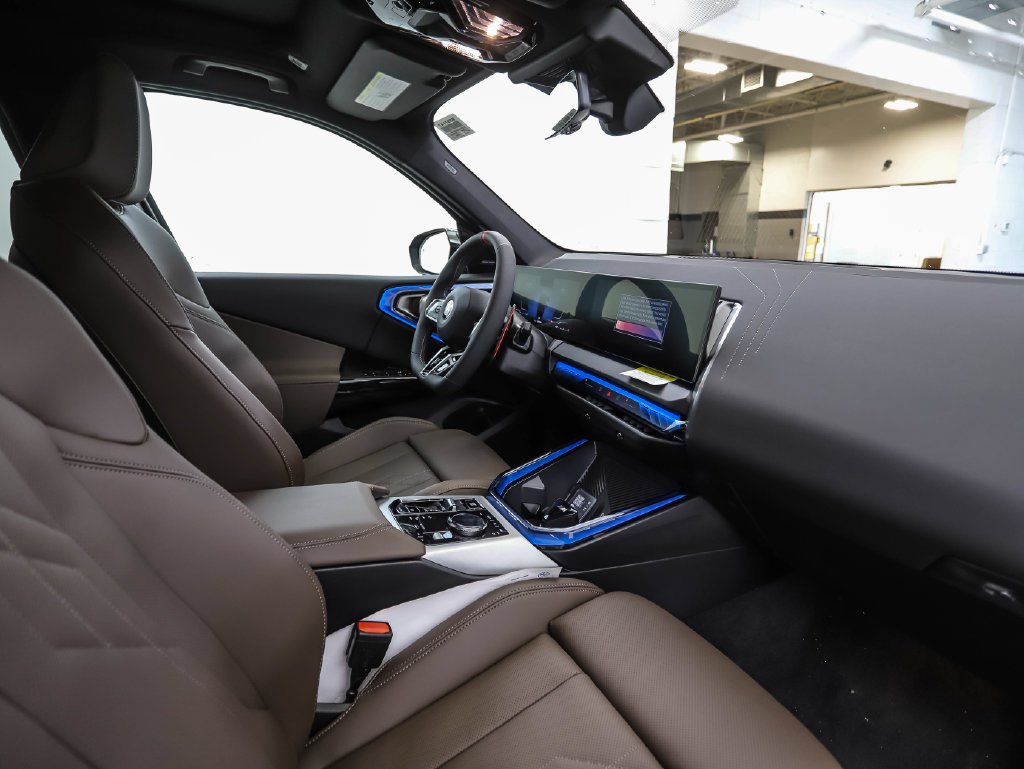 New 2026 Black Sapphire Metallic BMW M50 xDrive image 30