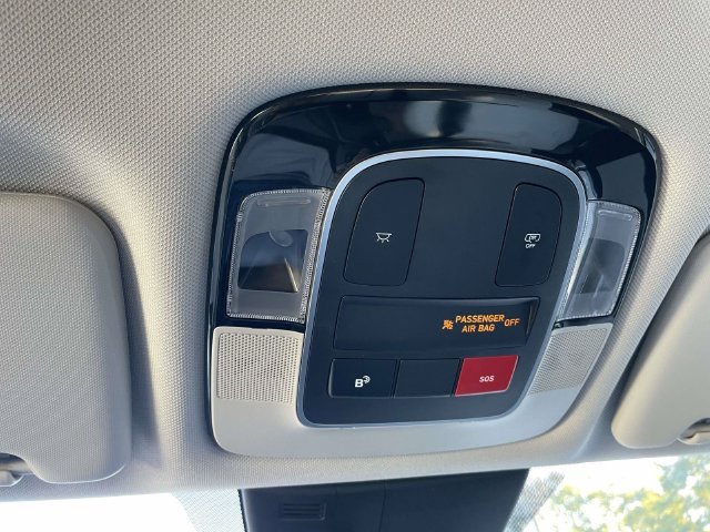 Certified Used 2025 Phantom Black Hyundai SEL image 28
