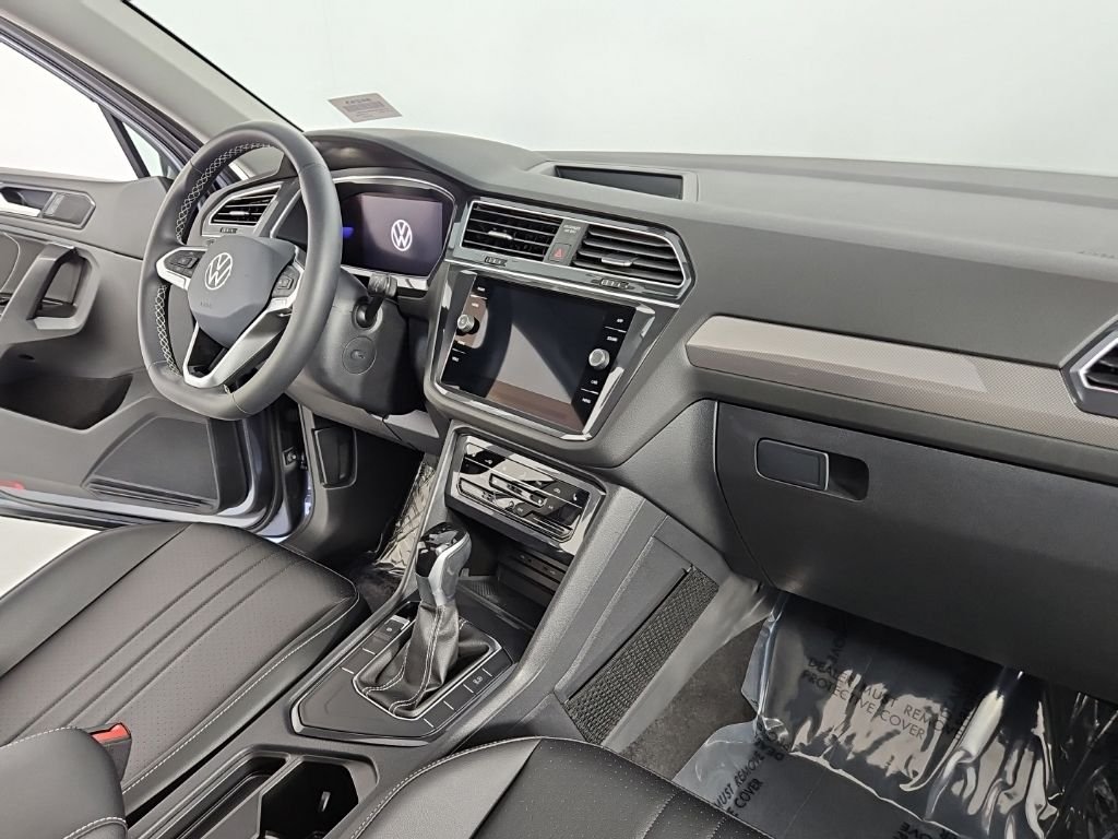 2023 Volkswagen Tiguan SE - Photo 13
