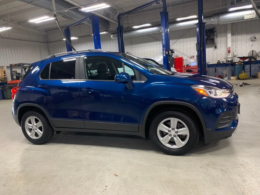 Used 2019 PACIFIC BLUE METALLIC Chevrolet LT image 11
