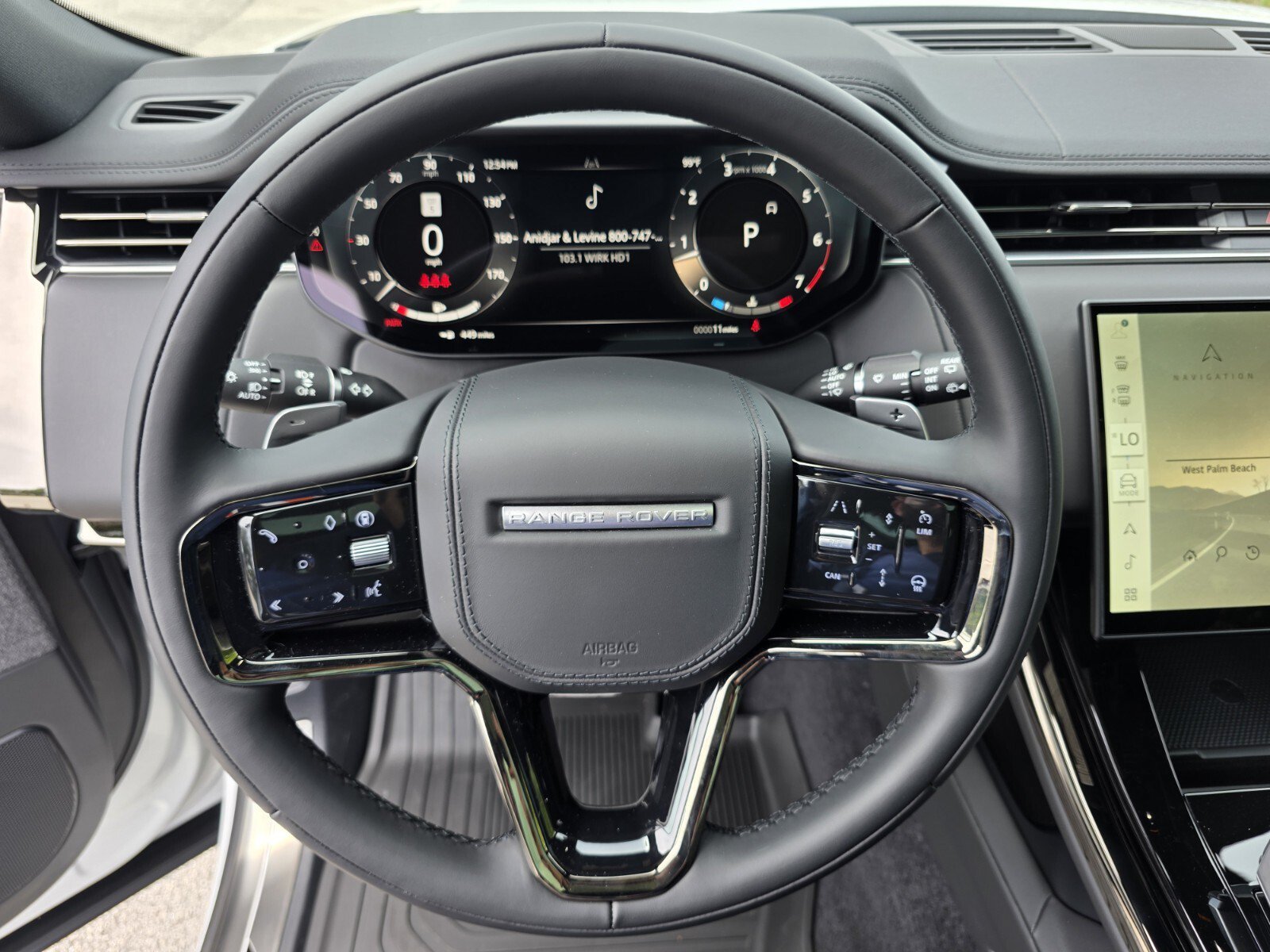 New 2026 Fuji White Land Rover P400 Dynamic SE image 17
