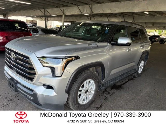 2025 Toyota Sequoia SR5 4WD i-FORCE MAX Hybrid's photo