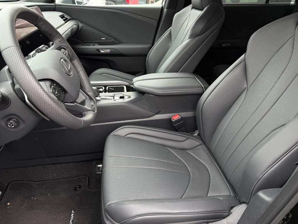 Used 2026  Lexus TX 500h F SPORT Performance Premium image 15