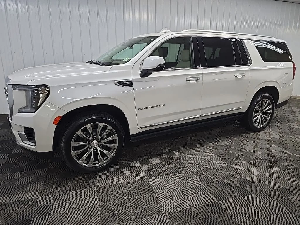 Used 2021 White GMC Denali image 6