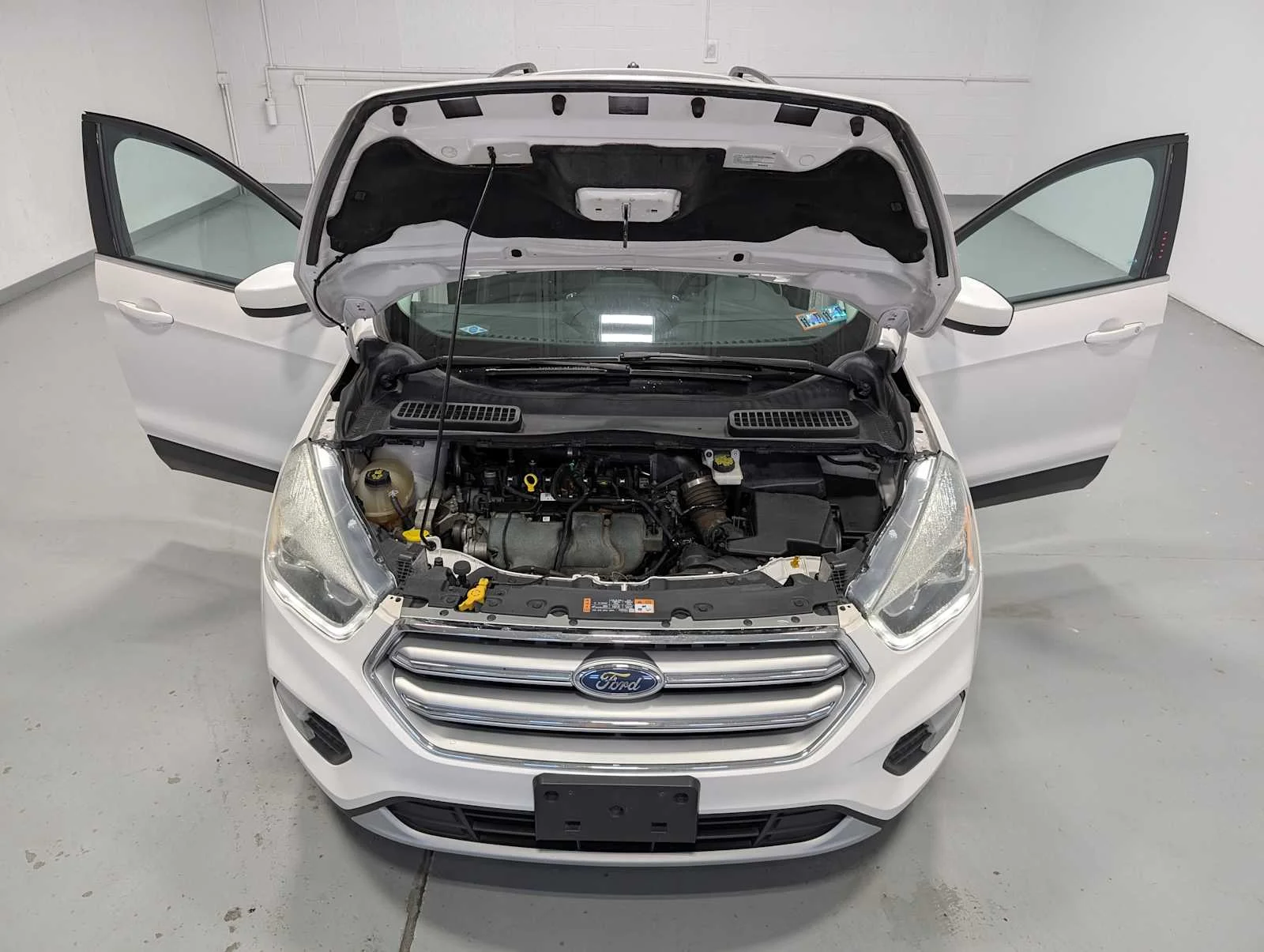Used 2017 White Platinum Metallic Tri-Coat Ford SE image 13
