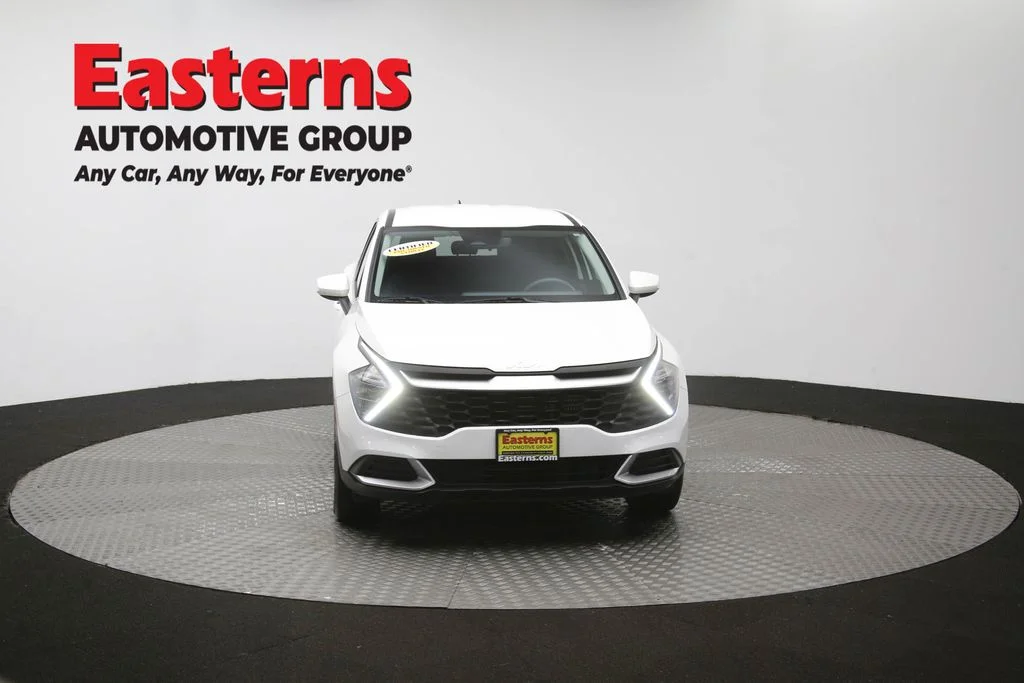 Used 2023 White Kia LX image 51