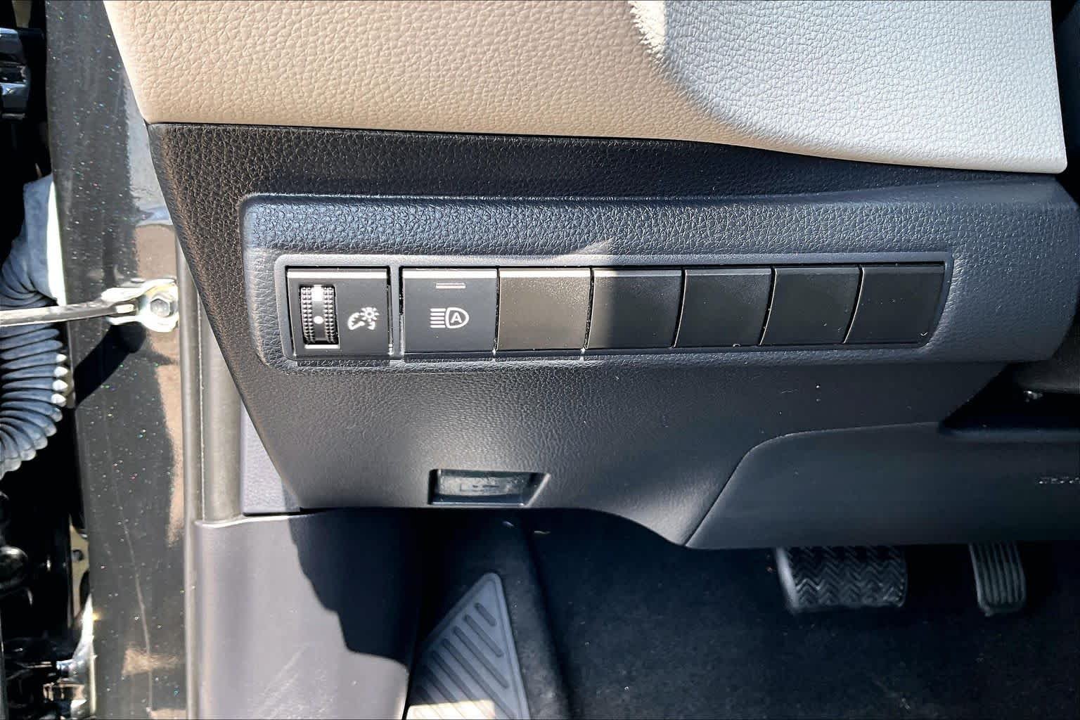 Used 2020 Black Sand Pearl Toyota LE image 35