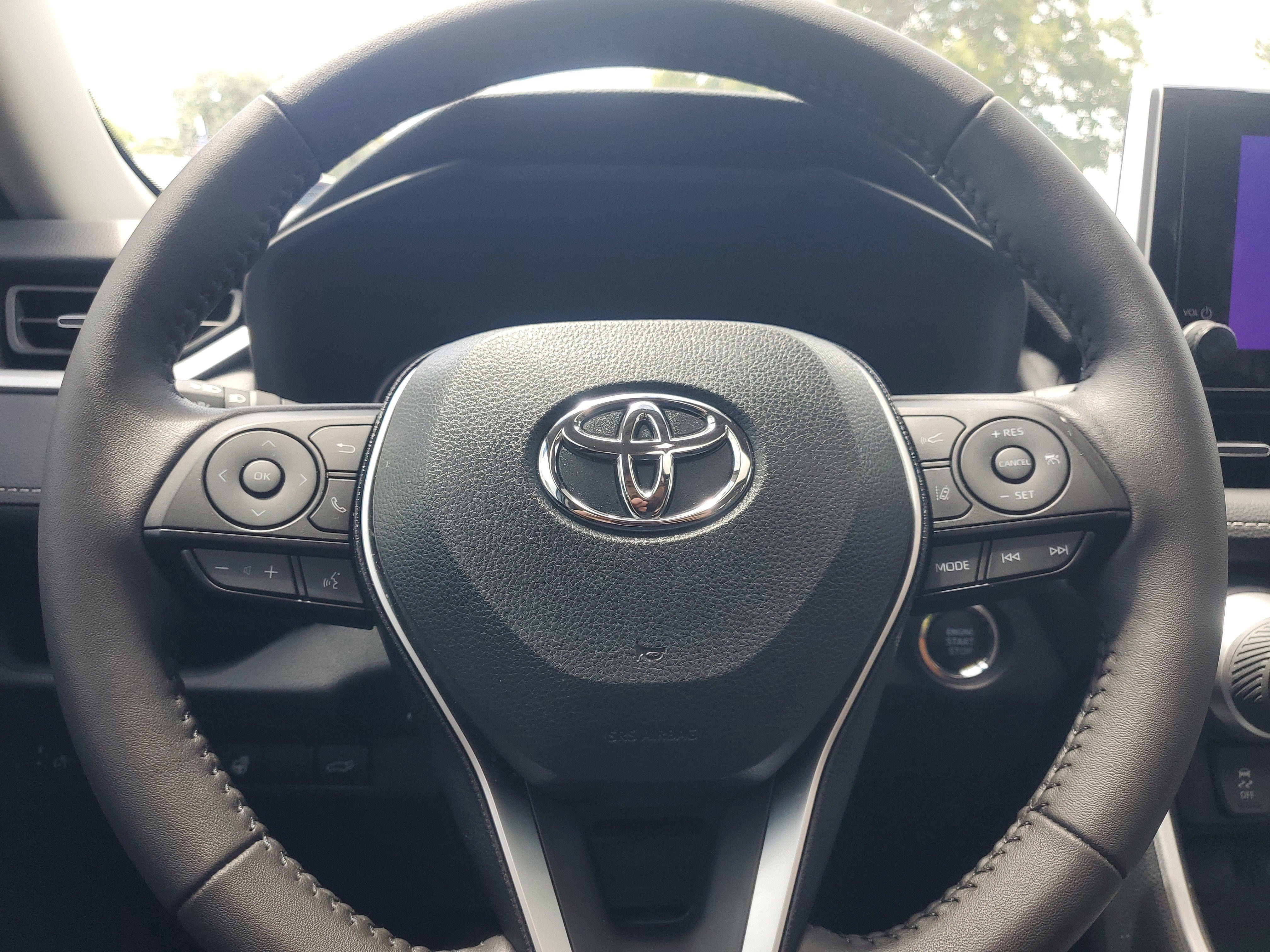 Used 2025 Magnetic Gray Metallic Toyota XLE Premium image 22