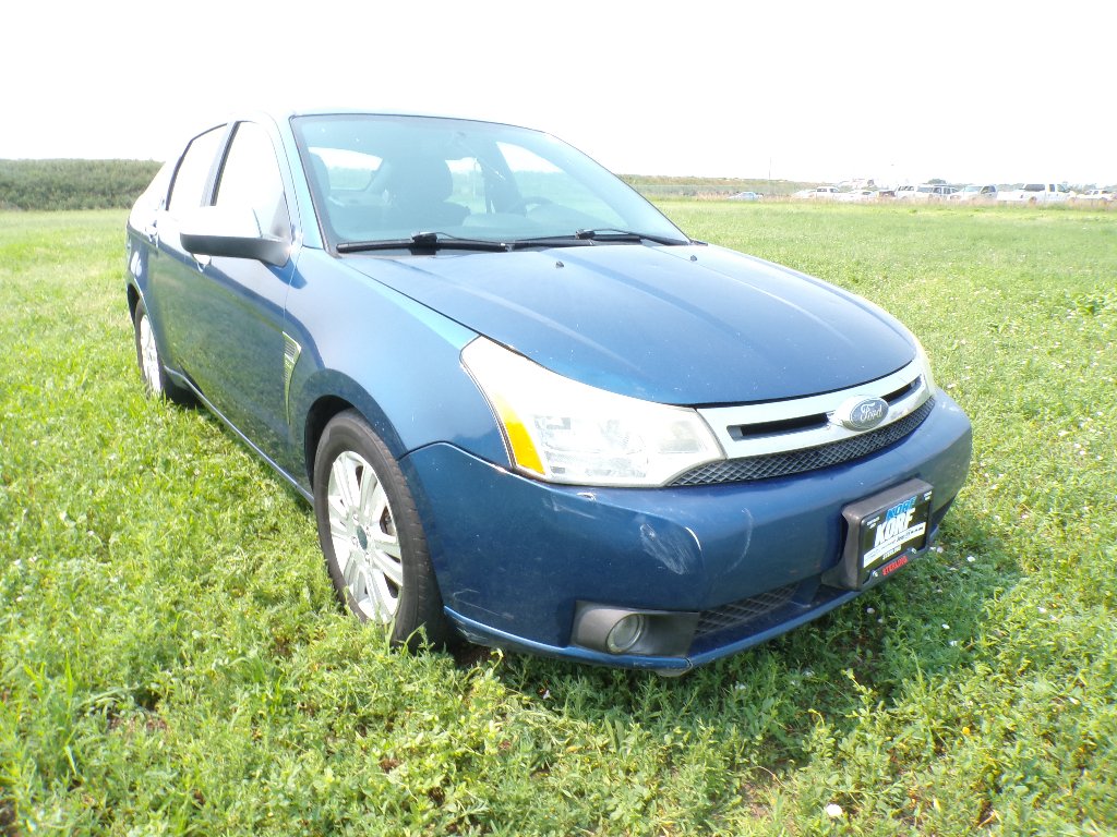 Used 2008 Vista Blue Clearcoat Metallic Ford SE image 3