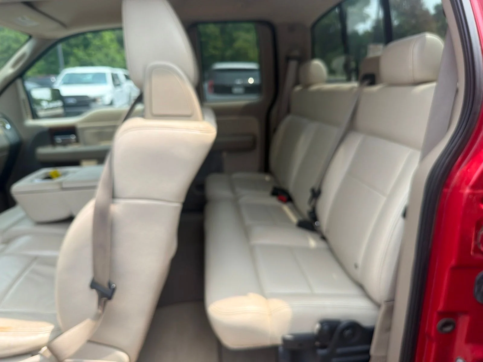 Used 2004 Red Ford Lariat image 6