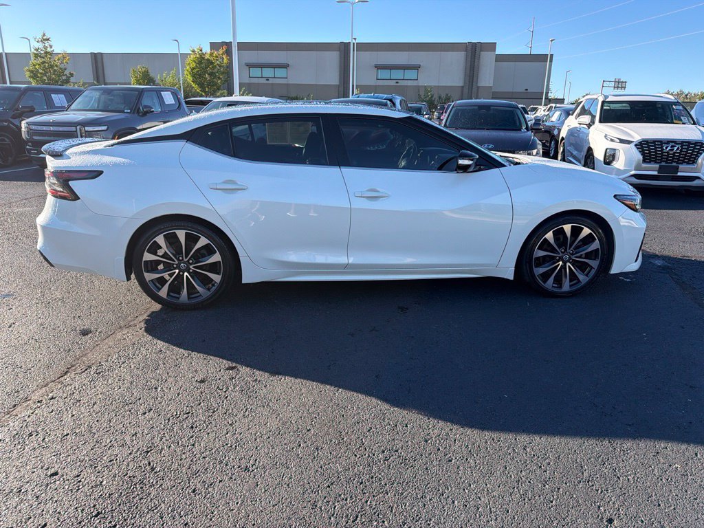 Used 2019 White Nissan SR image 8
