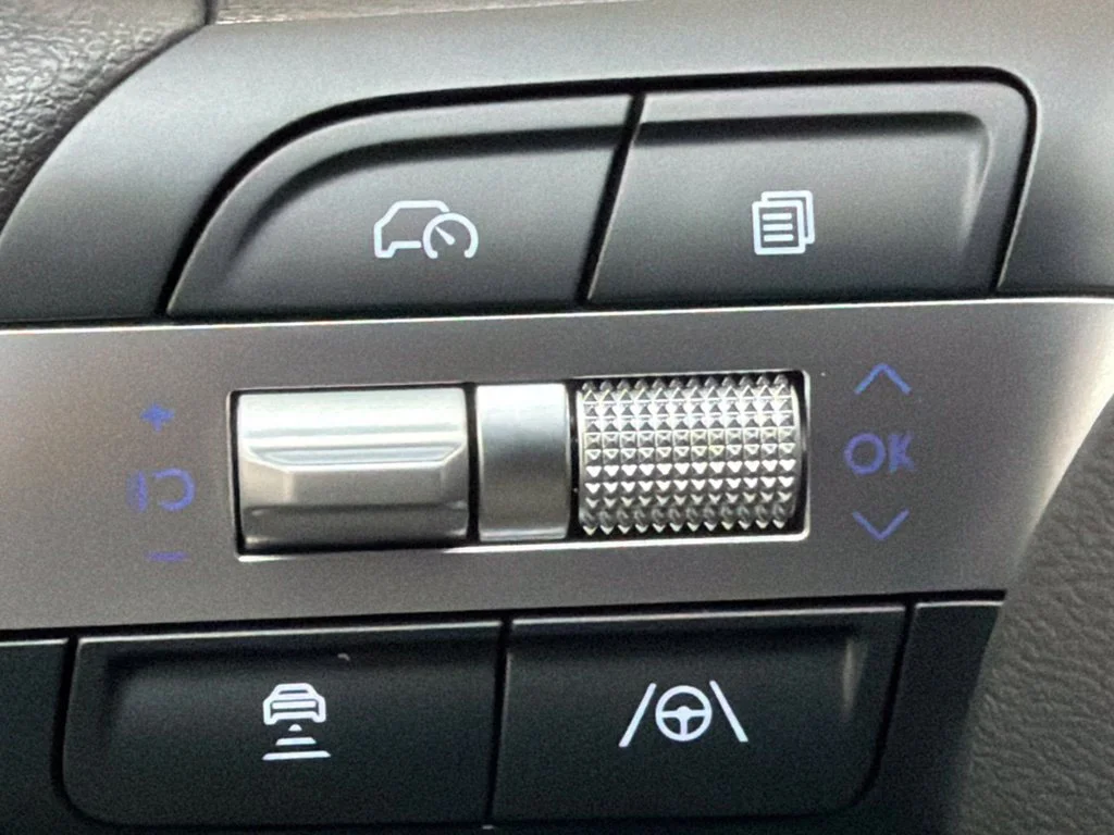 New 2026 Amazon Gray Hyundai SEL image 21