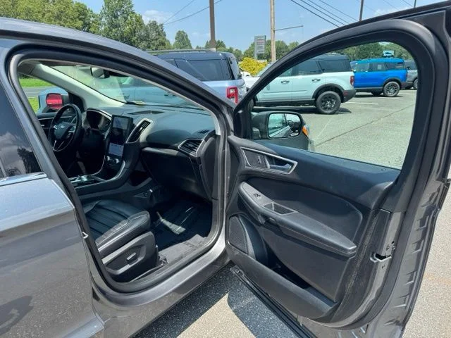 Used 2024 Gray Ford SEL image 13