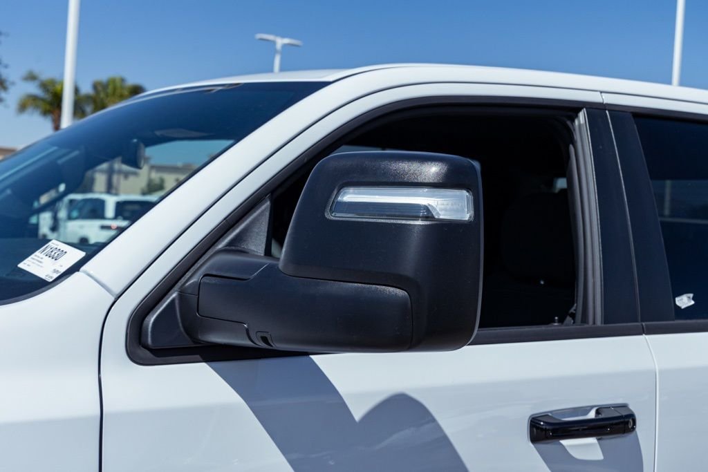 New 2026 Bright White Clear-Coat Exterior Paint RAM Big Horn Night Edition image 10