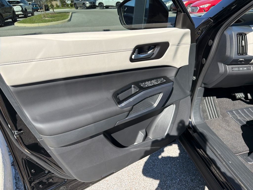 New 2026 Nissan Pathfinder SL 4D Sport Utility